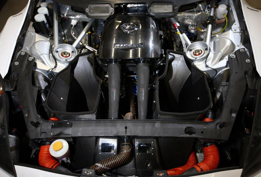  Nissan GT-R FIA GT1 2010 года  (фото 6 из 13)